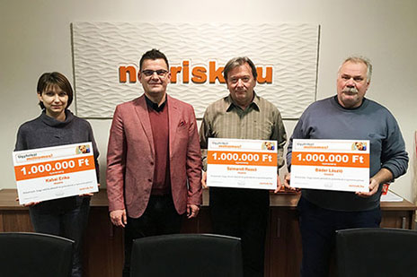 Sebestyén László a Netrisk Magyarország Kft. ügyvezetője, és a 3 szerencsés nyertes